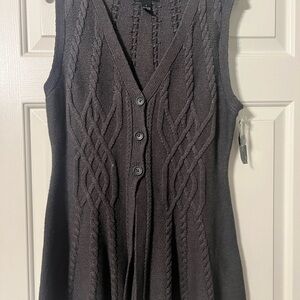 Women’s STYLE & CO Sweater Vest. SZ Lg.  Charcoal Gray.    1